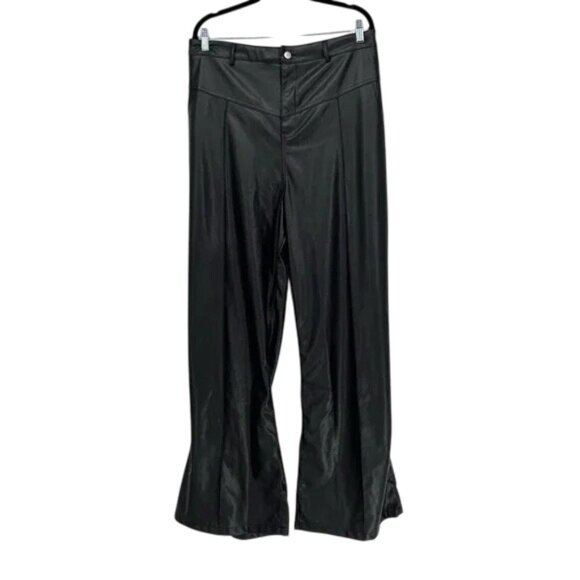 2/$30 NWT PrettyLittleThing Plus Faux Size 14 Leather Seam Detail Wide Leg Black - Picture 1 of 16